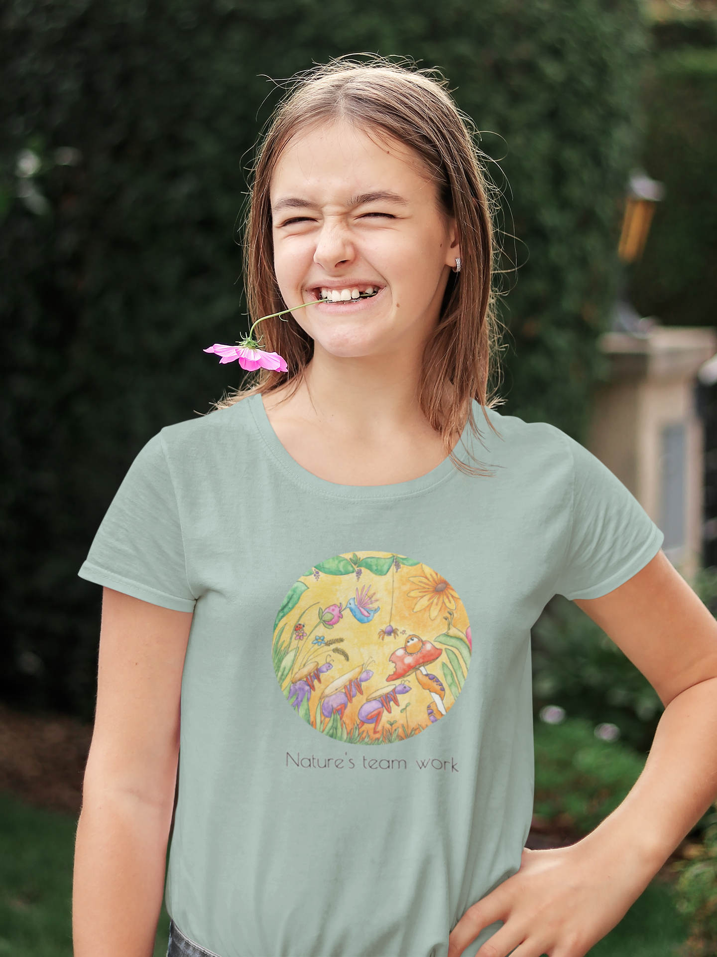 Diseño de Anabel - Camiseta infantil - El trabajo en equipo de la naturaleza